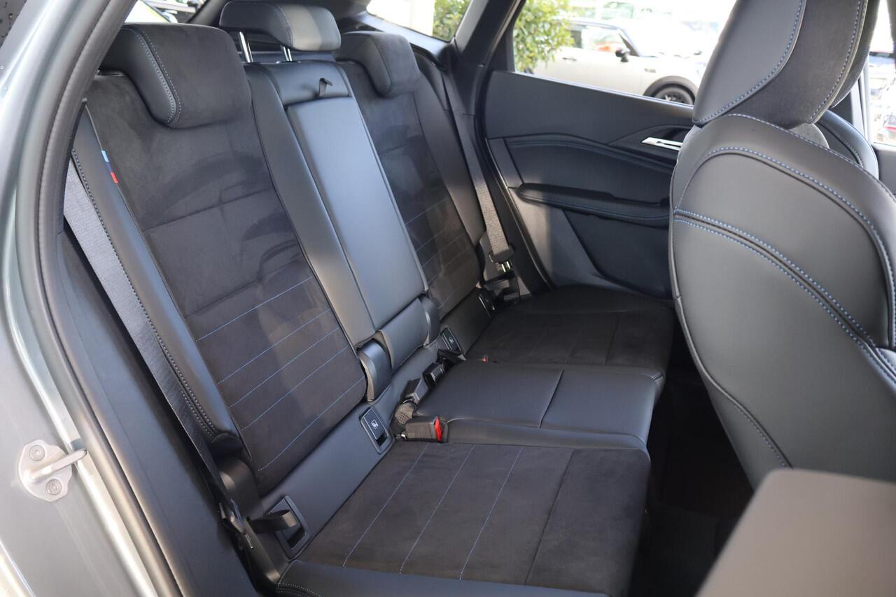 BMW 2-SERIE Active Tourer 220i | M Sportpakket | Stoelen Pakket | Premium Pack