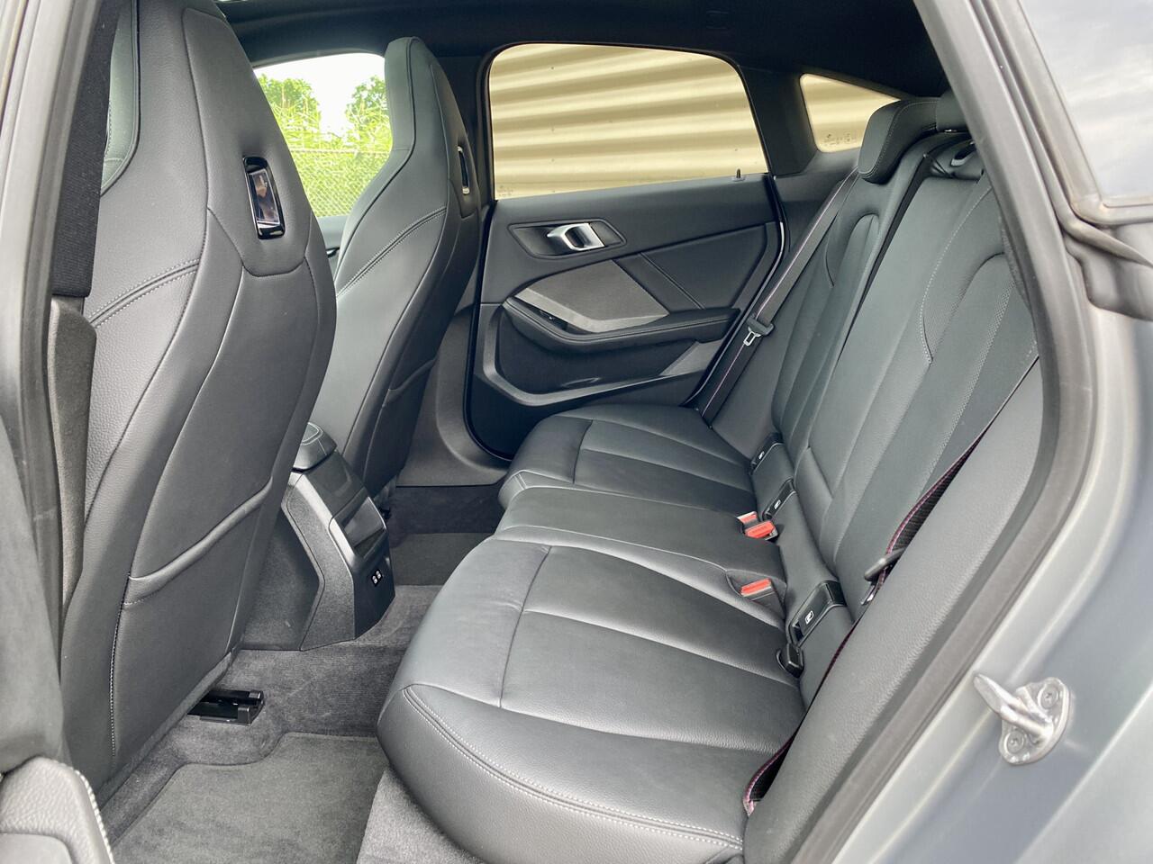 BMW 2-SERIE Gran Coupé 220i Automaat [ Panodak,M-Sportpack,leer,Sportstoelen,19``lmv ]