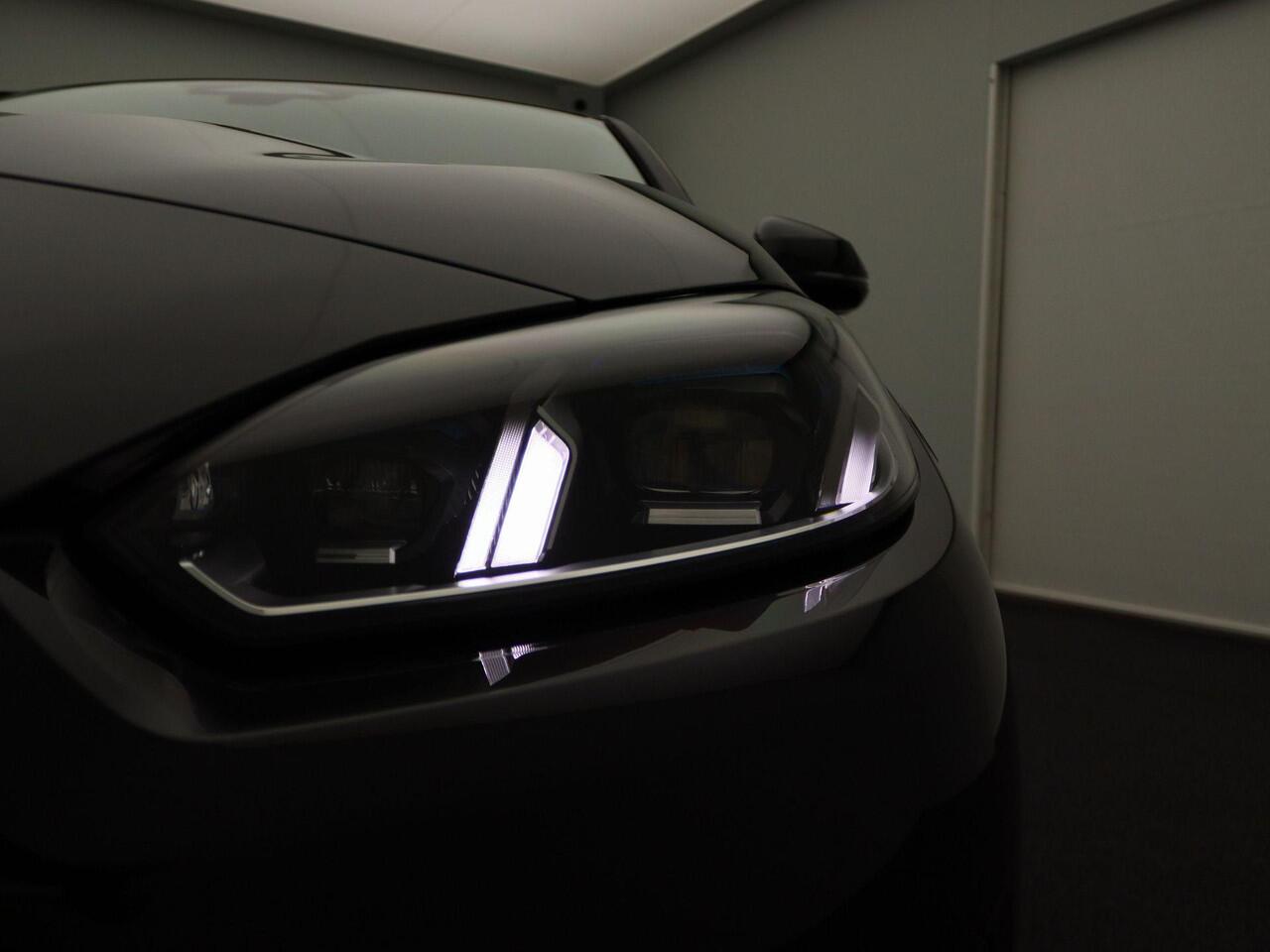 BMW 2-SERIE Gran Coupé 220 Driving Assistant Plus | Sportstoelen voor | Achteruitrijcamera | Premium Pack | 17" | Ekris Selection