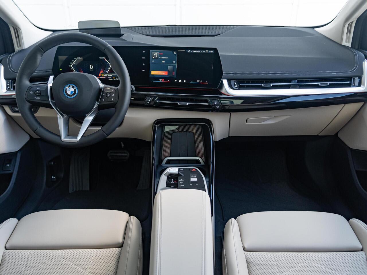 BMW 2-SERIE Active Tourer 225e xDrive | Luxury Line | Innovation Pack | Comfort Pack | Travel Pack