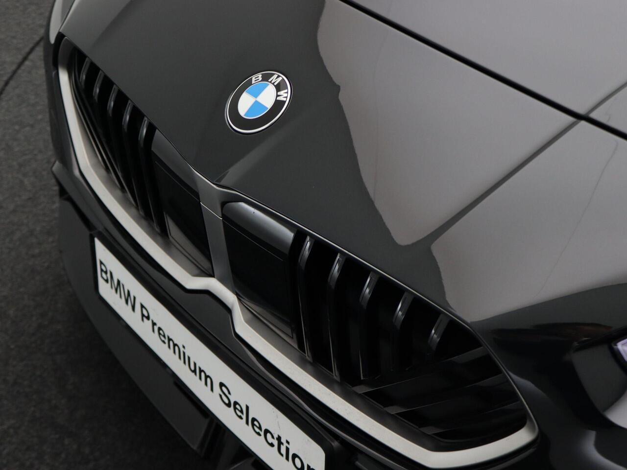 BMW 2-SERIE Gran Coupé 220 M Sportpakket | Premium Pack | M Adaptief onderstel | Achteruitrijcamera | Driving Assistant | Parking Assistant | 18''