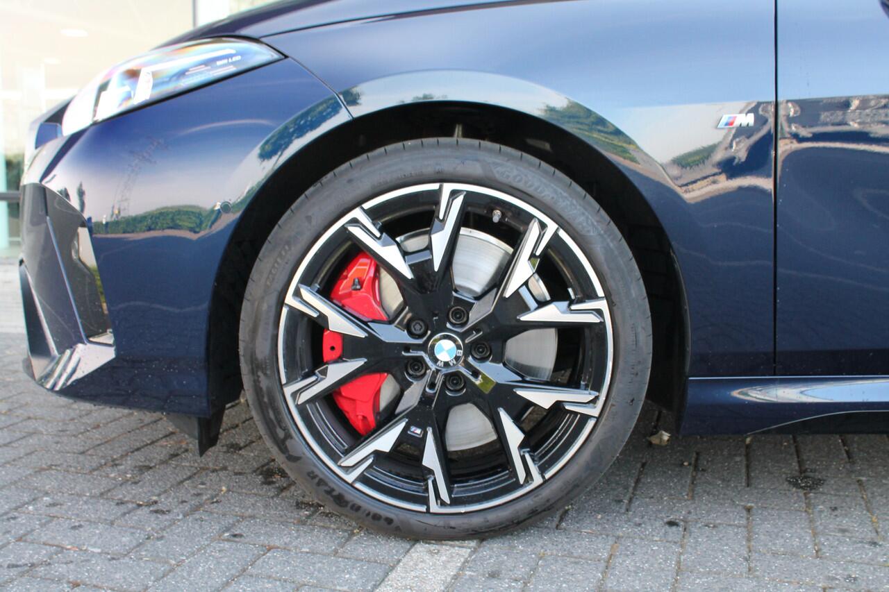 BMW 2-SERIE Gran Coupé 220 High Executive M Sport Automaat / Panoramadak / Sportstoelen / Adaptieve LED / M Adaptief onderstel / Comfort Access / Parking Assistant Plus