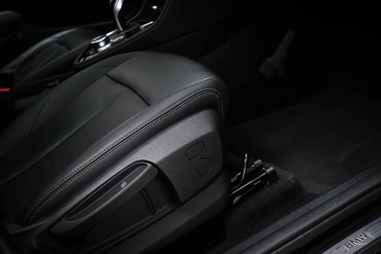 BMW 2-SERIE Active Tourer 218i High Executive Edition | PANORAMADAK | LEDER | STOELVERWARMING | CAMERA