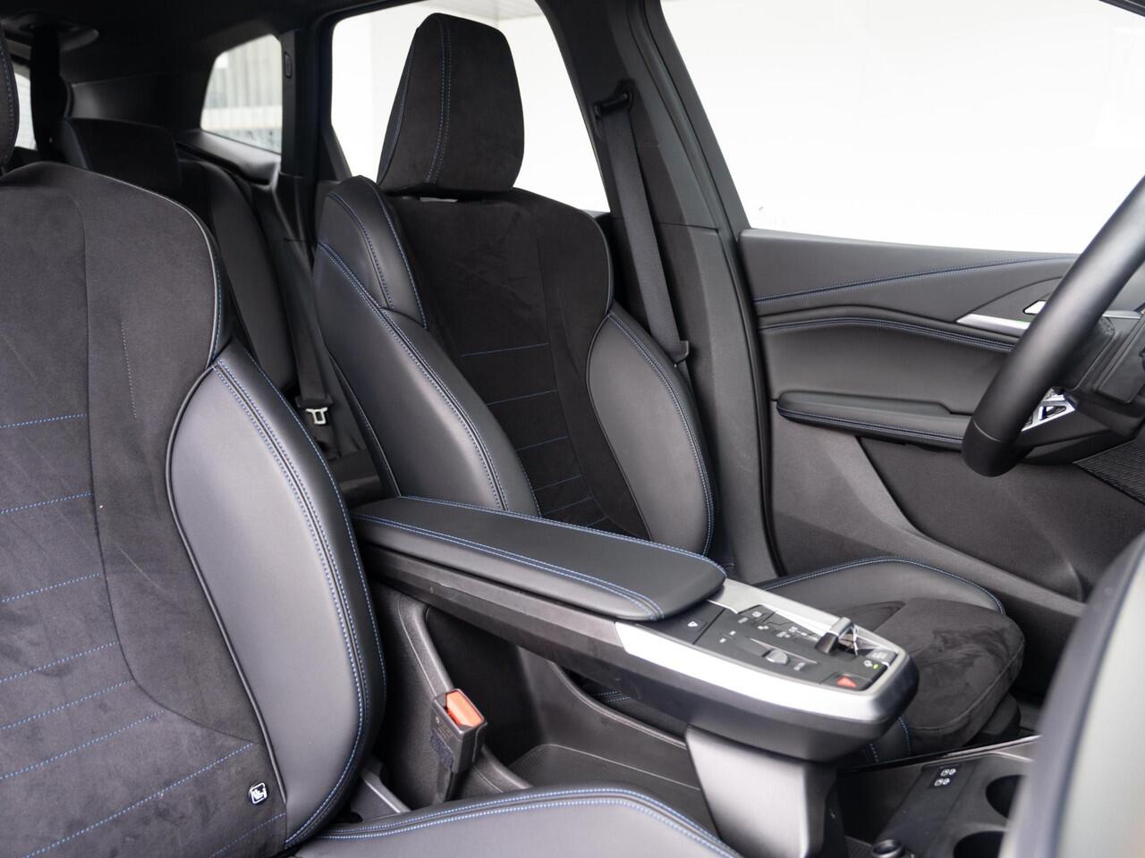 BMW 2-SERIE Active Tourer 225e xDrive | M Sportpakket | Innovation Pack | Comfort Access | Head-Up Display | Driving Assistant Plus | 17''