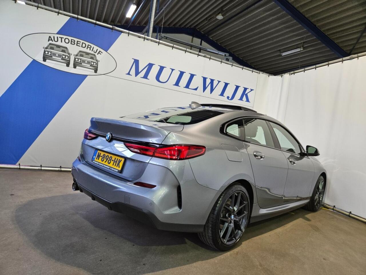 BMW 2-SERIE M-Sport 218i Business Edition / Panoramadak / Leder