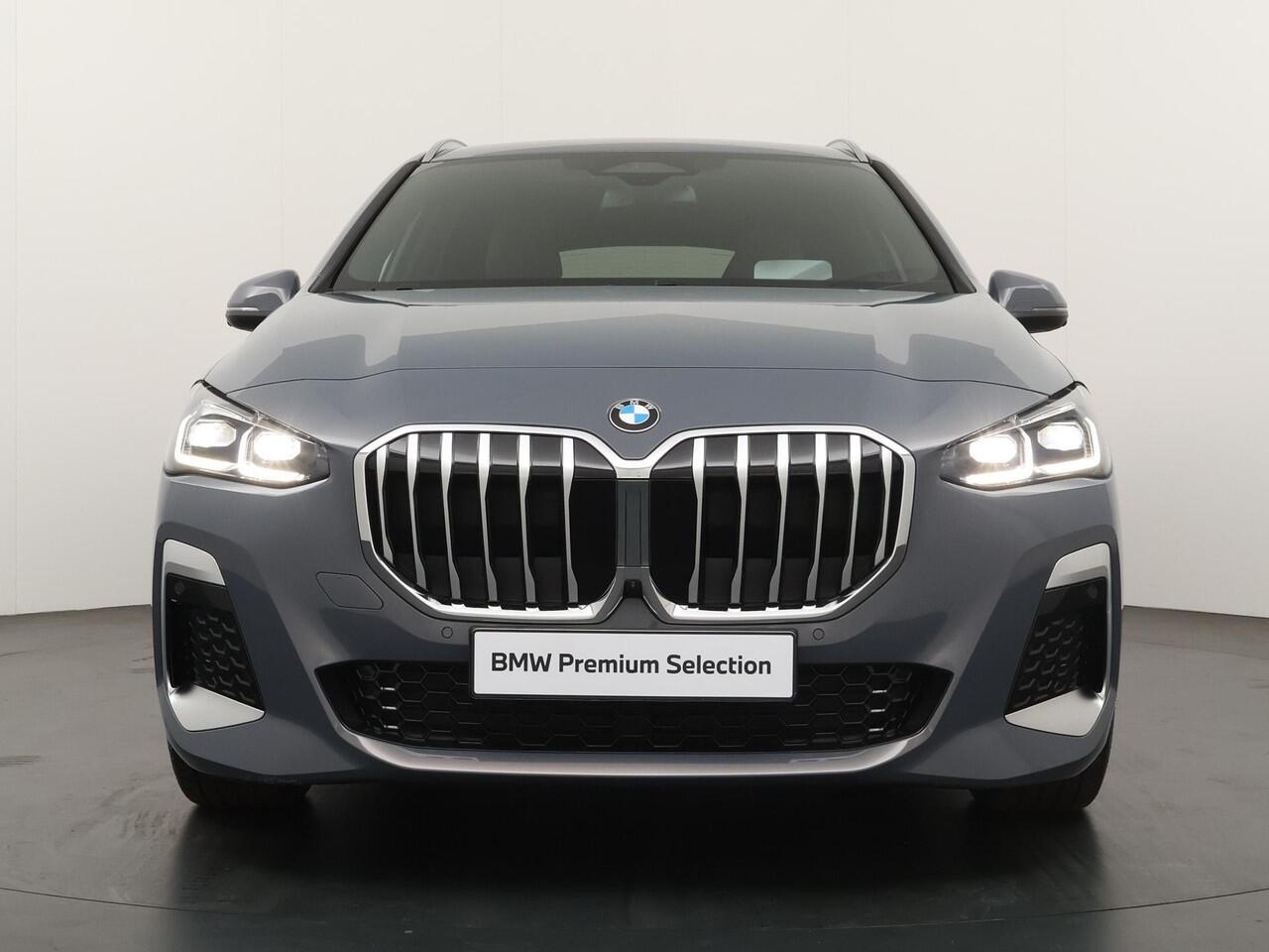 BMW 2-SERIE Active Tourer 220i | M Sportpakket | Travel pack | Comfort Acces | Elektrisch verwarmde voorstoelen