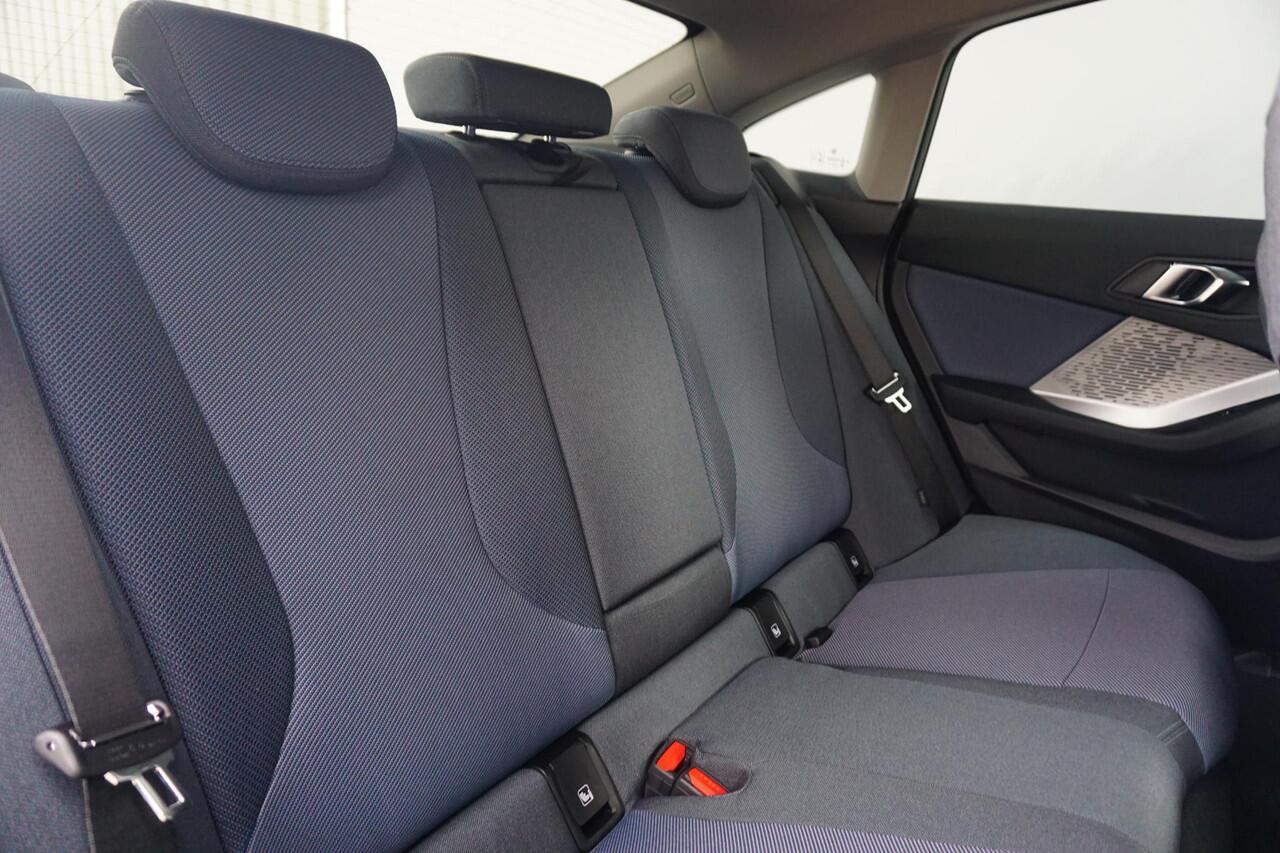 BMW 2-SERIE Gran Coupé 220 M Sport Design 18'' / Stuurwielrand verwarmd / Comfort Access / Driving Assistant