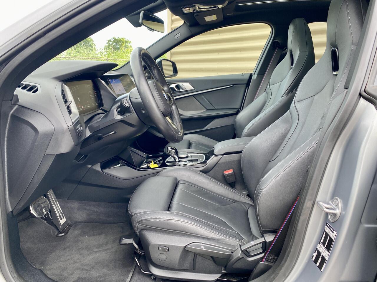 BMW 2-SERIE Gran Coupé 220i Automaat [ Panodak,M-Sportpack,leer,Sportstoelen,19``lmv ]