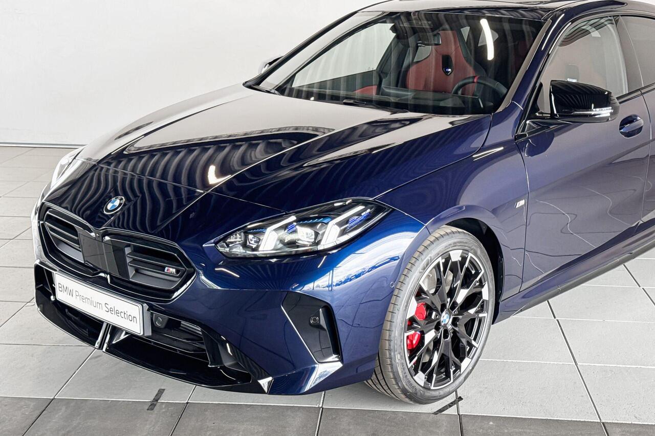 BMW 2-SERIE Gran Coupé M235 xDrive | M Sport Pro | Innovation Pack | Glazen Panoramadak | Elektrisch verstelbare stoelen | Driving Assistant Professional