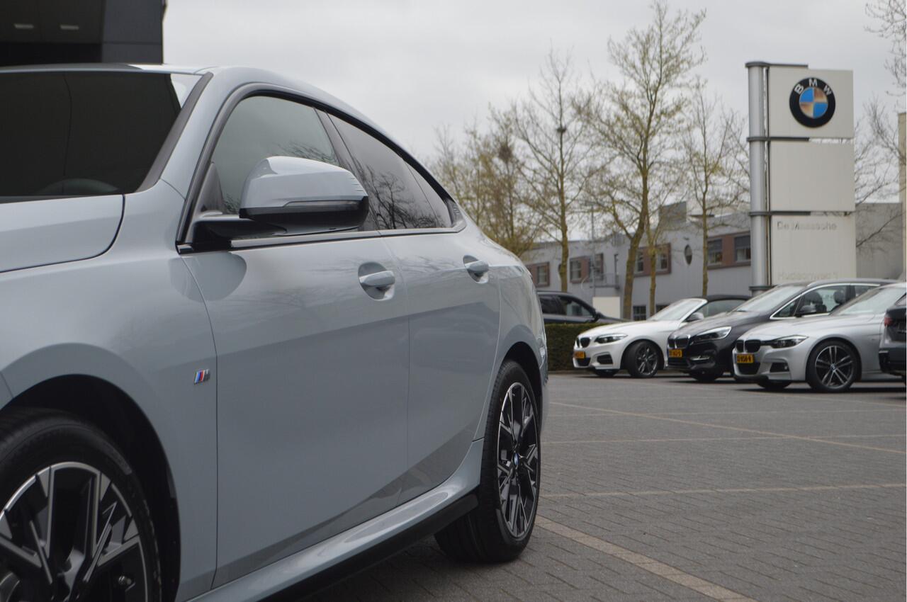 BMW 2-SERIE Gran Coupé 220 M Sport Automaat / Sportstoelen / Adaptieve LED / M Adaptief onderstel / Comfort Access / Parking Assistant / Stoelverwarming