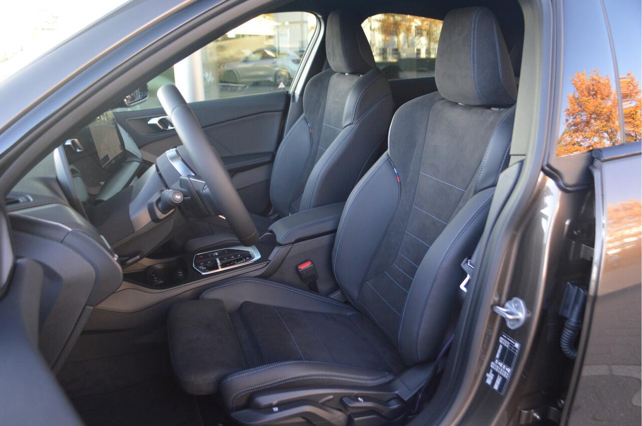 BMW 2-SERIE Gran Coupé 220 M Sport Automaat / Sportstoelen / Achteruitrijcamera / M Adaptief onderstel / Adaptieve LED / Comfort Access / Stoelverwarming / Harman-Kardon