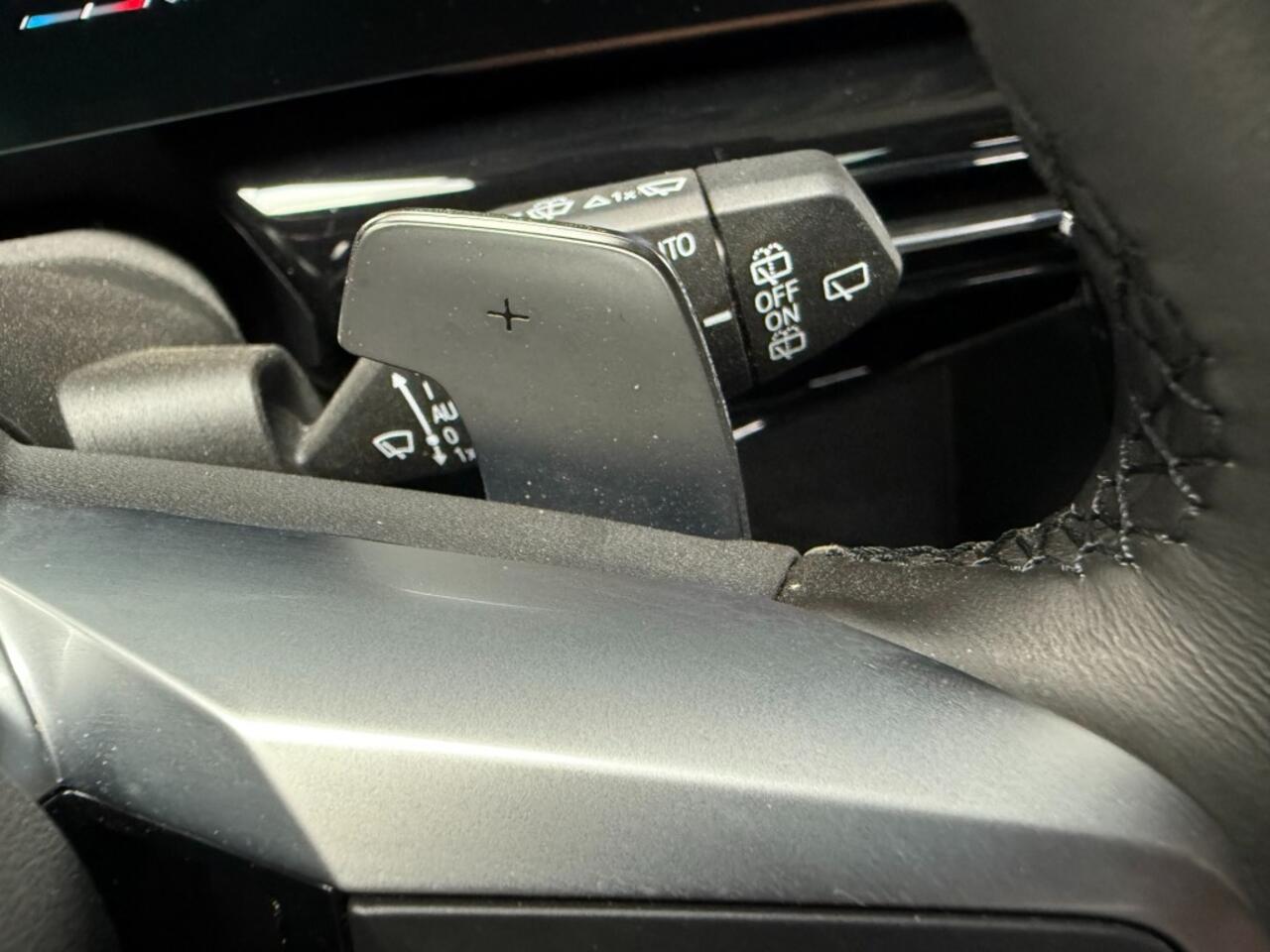 BMW 2-SERIE ACTIVE TOUR. 218i M-sport Panorama elec trekhaak leer