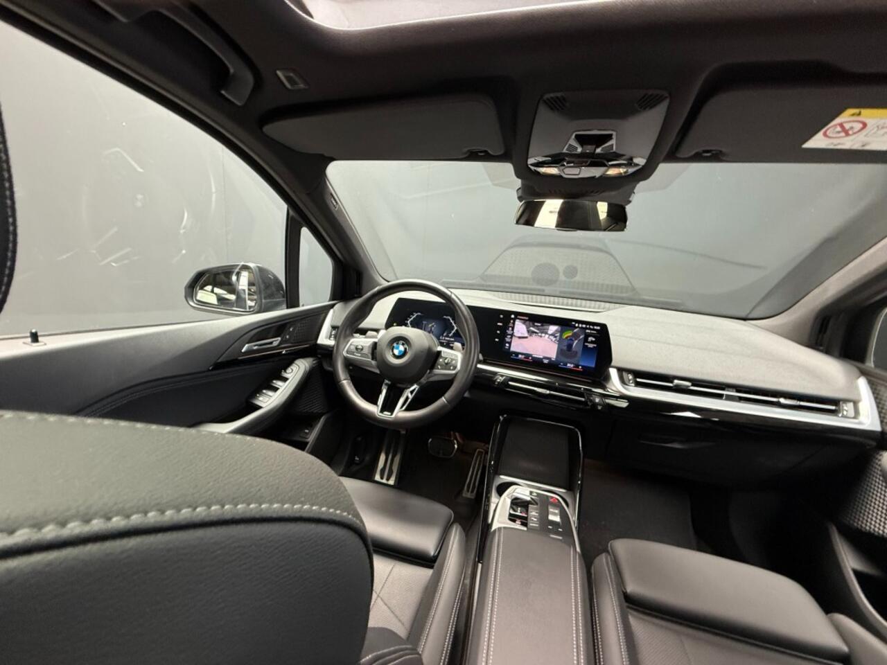 BMW 2-SERIE ACTIVE TOUR. 218i M-sport Panorama elec trekhaak leer