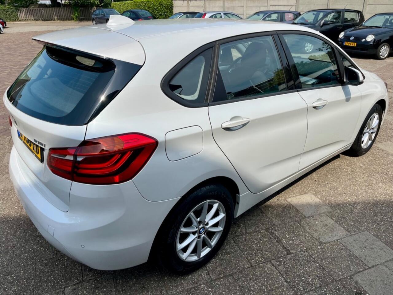 BMW 2-SERIE ACTIVE TOUR. 218I EXECUTIVE NL-AUTO NAP LOGISCH