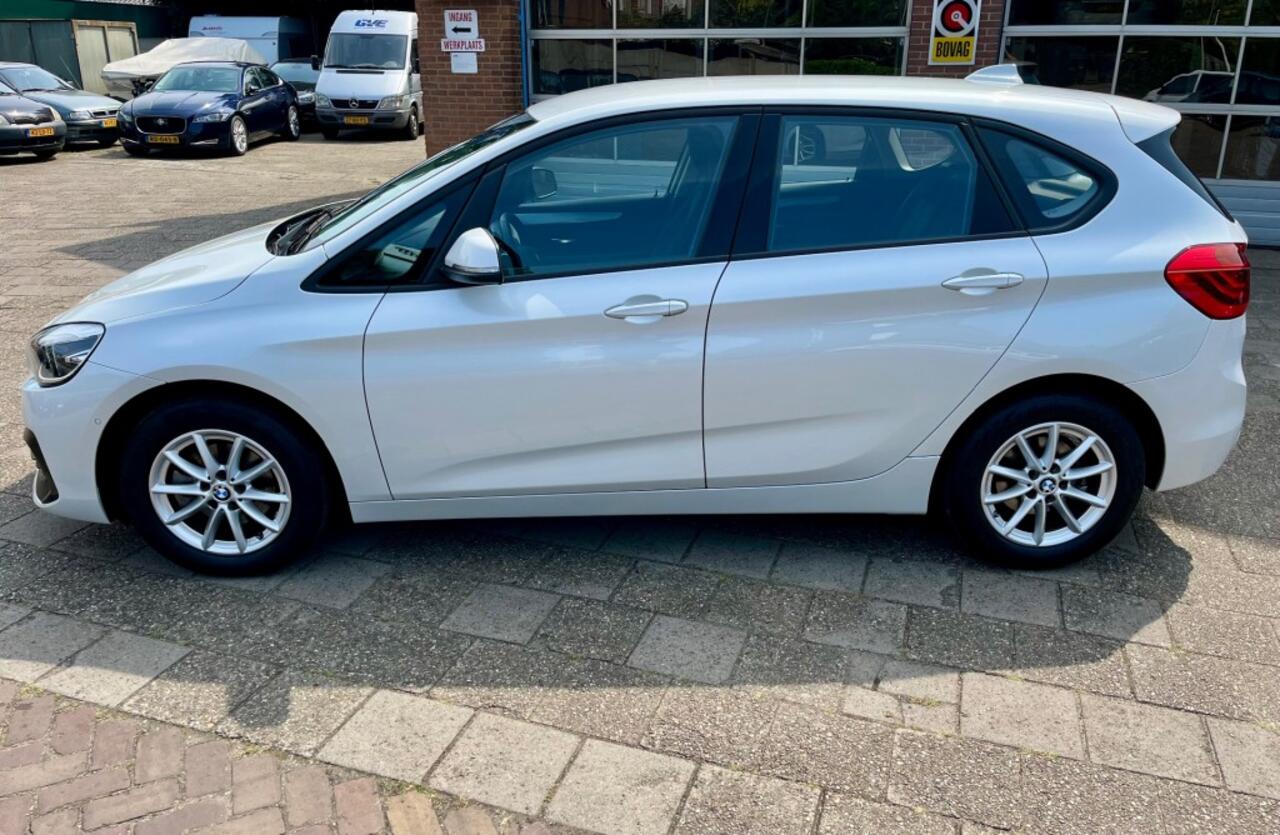 BMW 2-SERIE ACTIVE TOUR. 218I EXECUTIVE NL-AUTO NAP LOGISCH