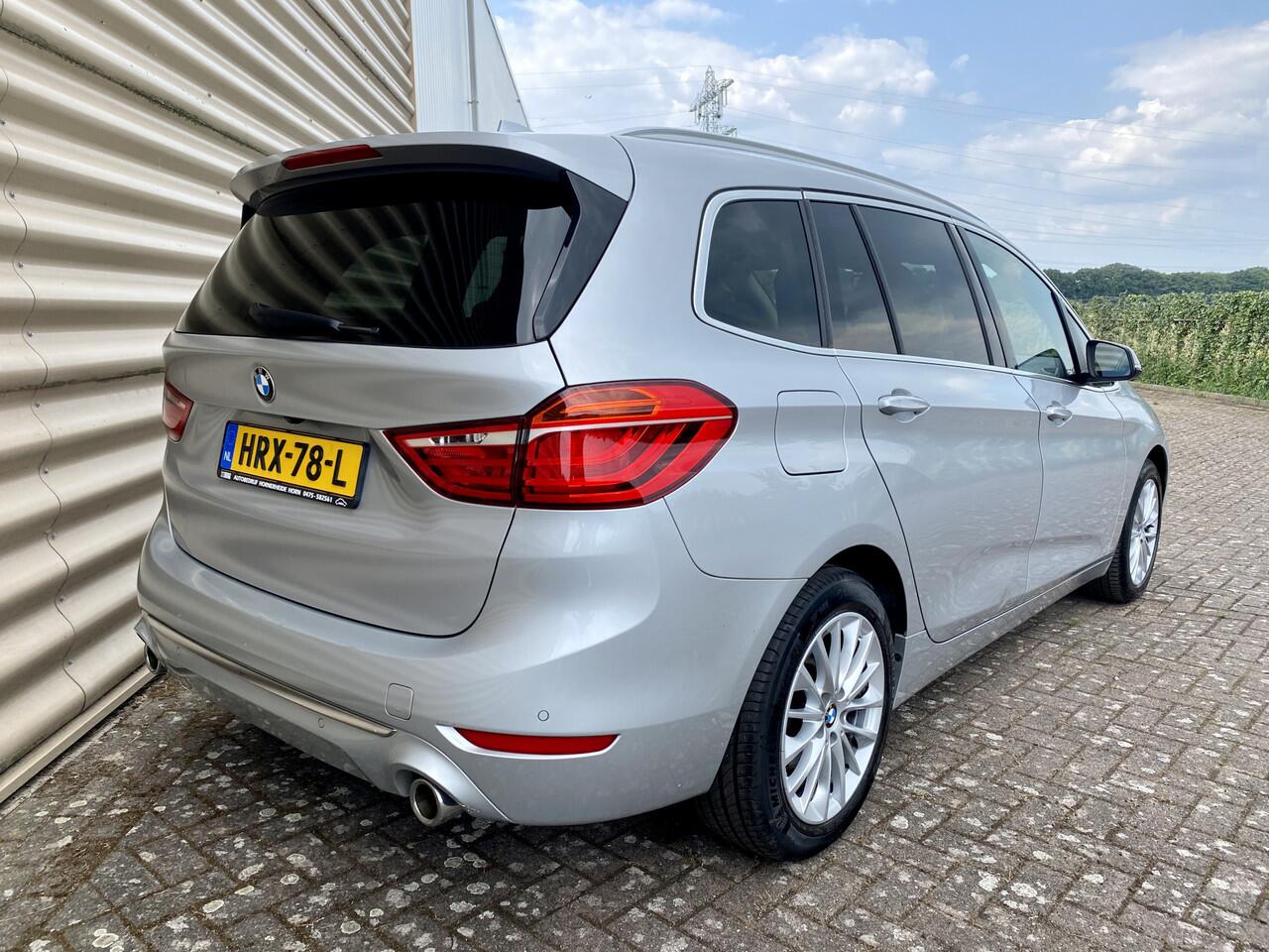 BMW 2-SERIE GRAN TOURER 220i High Executive 7 Pers Aut. [ panodak,leer, Apple carplay,lmv,pdc,hud ]