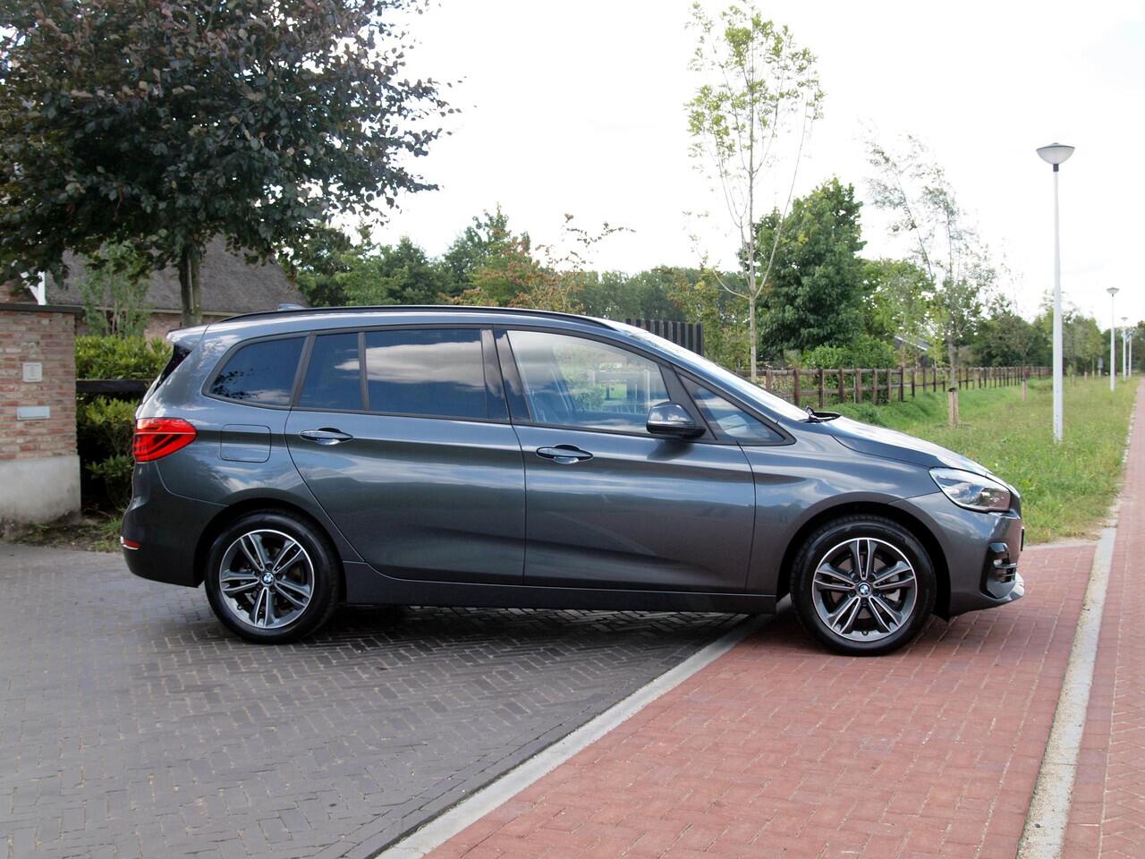 BMW 2-SERIE GRAN TOURER 216i 7p. High Executive | Head-up display | Trekhaak | Cruise Control | Parkeersensoren |