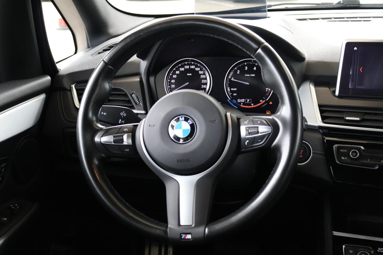 BMW 2-SERIE GRAN TOURER 218i Executive Edition M Sport | Trekhaak | Head-Up Display | LED-koplampen | Navigatie | Parkeersensoren |