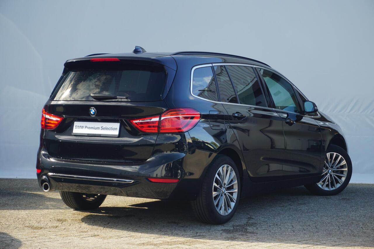 BMW 2-SERIE GRAN TOURER 216i High Executive Luxury Line 17'' / Trekhaak / Derde zitrij / Head-Up Display