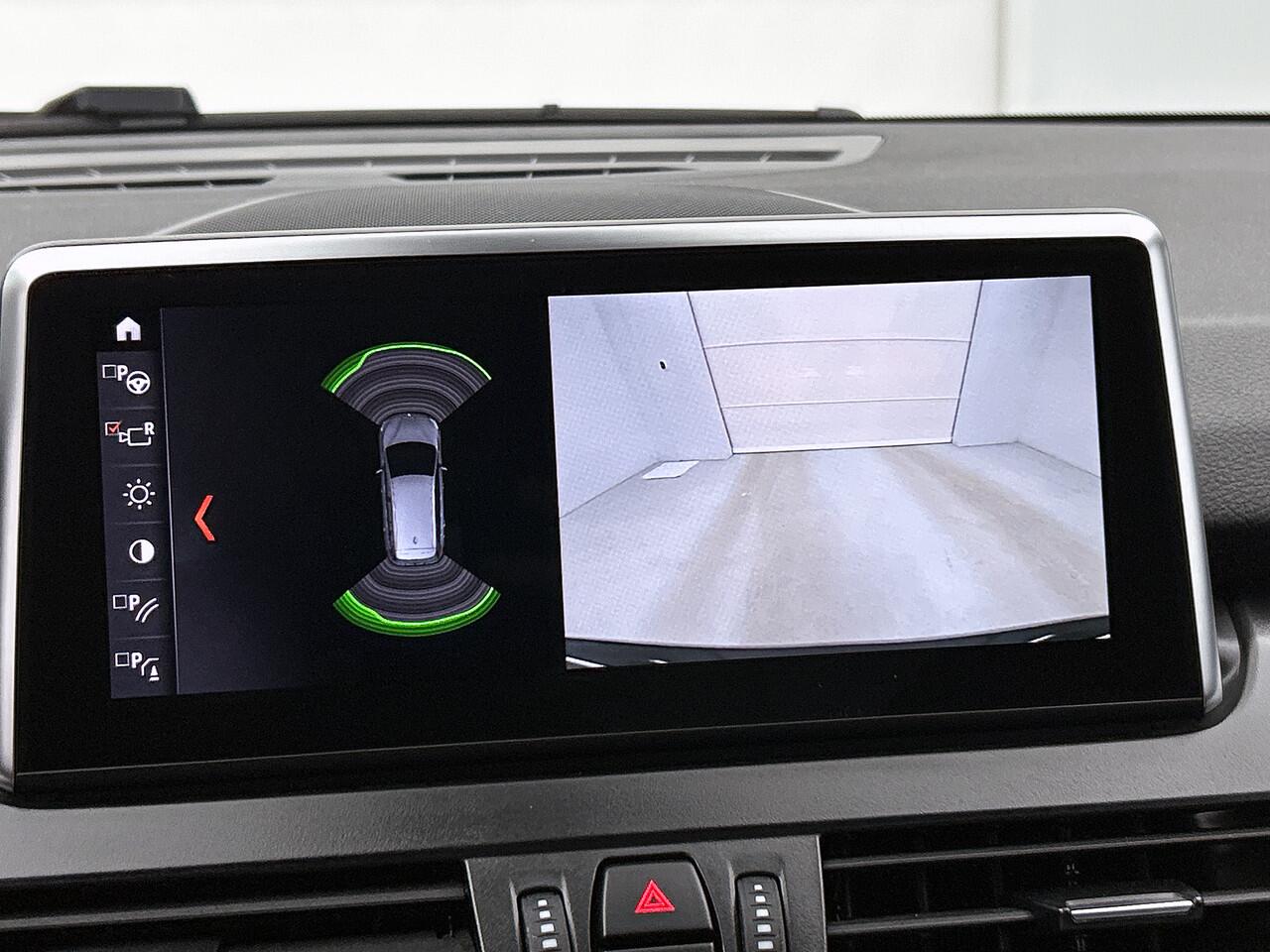 BMW 2-SERIE GRAN TOURER 216i 109PK 7pers Edition Plus / Leder / Navigatie / Pdc.+Camera / Stoelverwarming / Lux.line / Parking Pack / Apk 07-2026