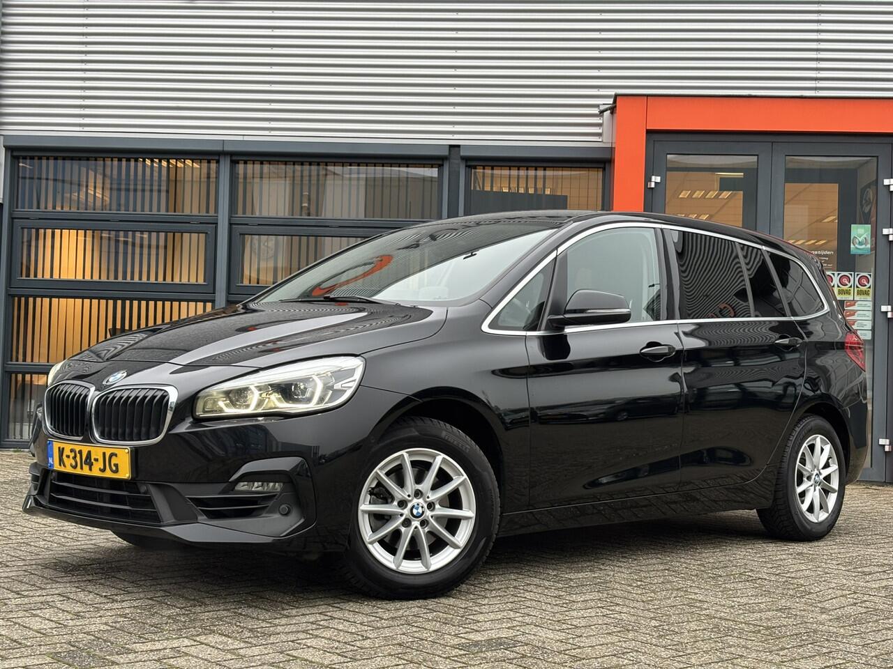 BMW 2-SERIE GRAN TOURER 216i 7p. Executive Edition / Head Up Display / NL Auto / Camera /