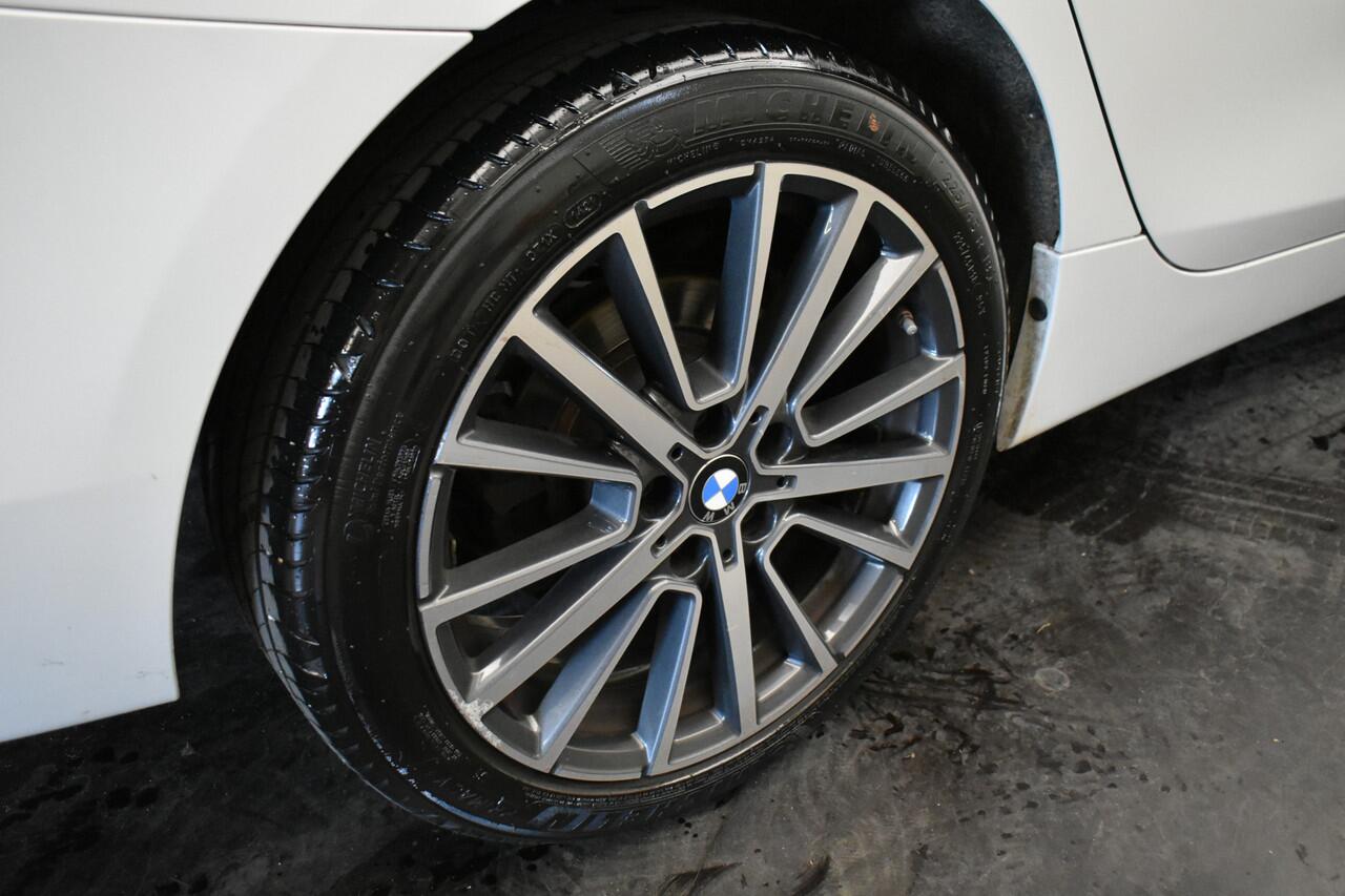 BMW 2-SERIE GRAN TOURER 220 7 pers Trekh 192 PK Executive M-Sport