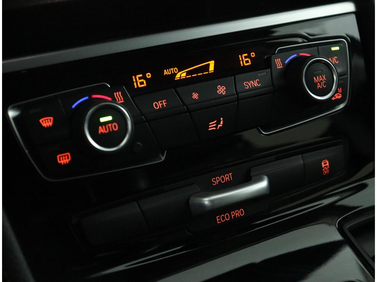 BMW 2-SERIE GRAN TOURER 216i 7p. Business Edition Sportline | 7-Persoon | Trekhaak | Head Up