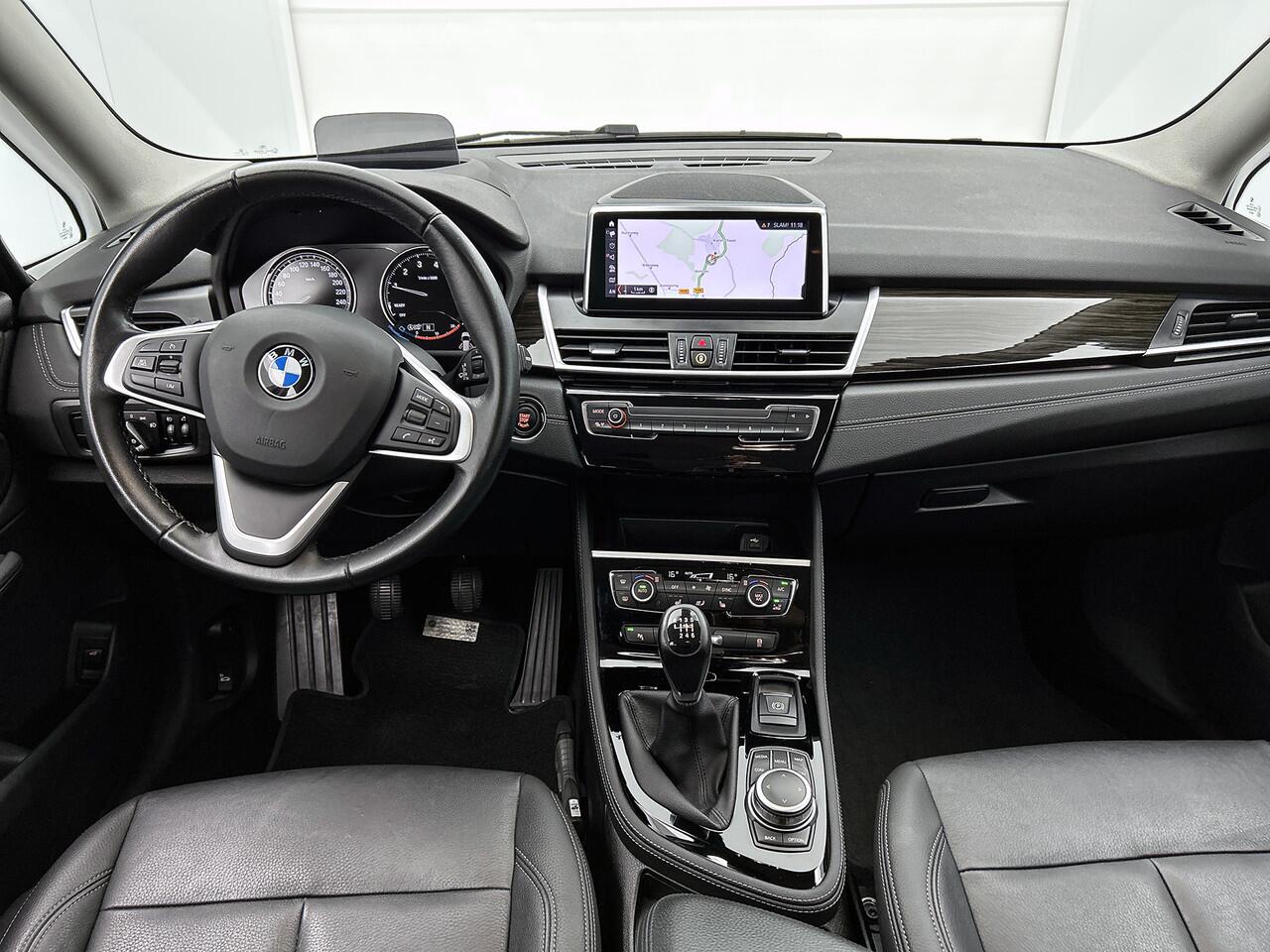 BMW 2-SERIE GRAN TOURER 216i 109PK 7pers Edition Plus / Leder / Navigatie / Pdc.+Camera / Stoelverwarming / Lux.line / Parking Pack / Apk 07-2026
