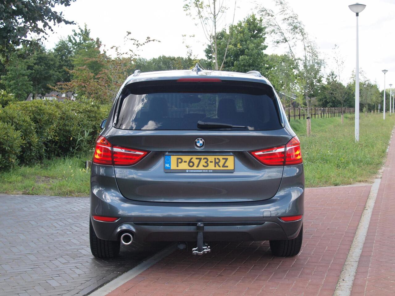 BMW 2-SERIE GRAN TOURER 216i 7p. High Executive | Head-up display | Trekhaak | Cruise Control | Parkeersensoren |