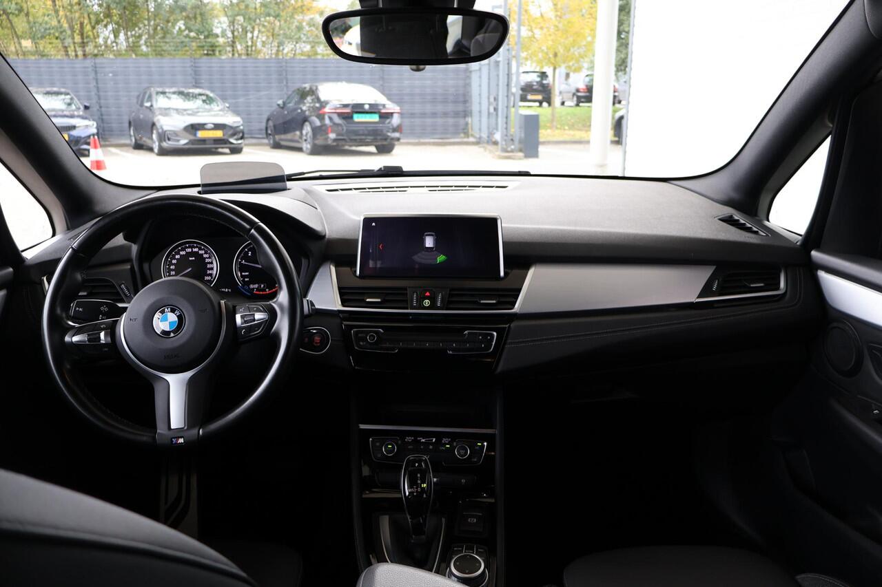BMW 2-SERIE GRAN TOURER 218i Executive Edition M Sport | Trekhaak | Head-Up Display | LED-koplampen | Navigatie | Parkeersensoren |