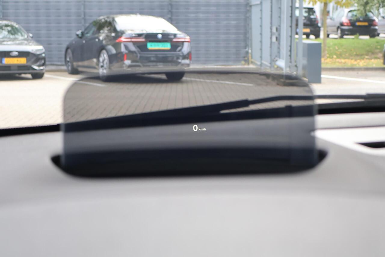 BMW 2-SERIE GRAN TOURER 218i Executive Edition M Sport | Trekhaak | Head-Up Display | LED-koplampen | Navigatie | Parkeersensoren |