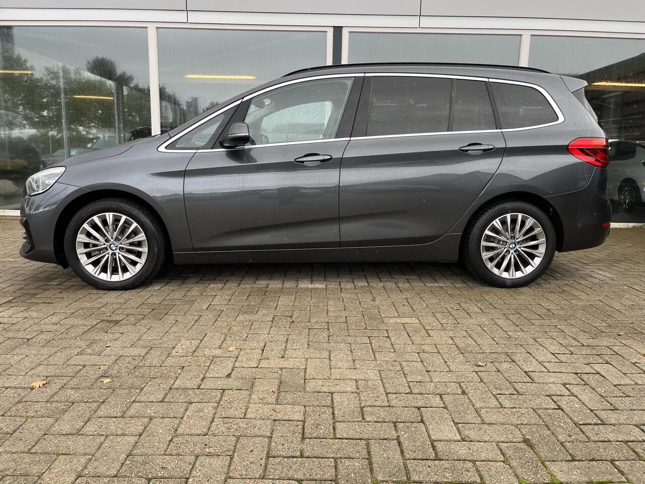 BMW 2-SERIE GRAN TOURER 216i Business Edition Plus 7 Persoons / Trekhaak / Leder / Camera / Stoelverwarming