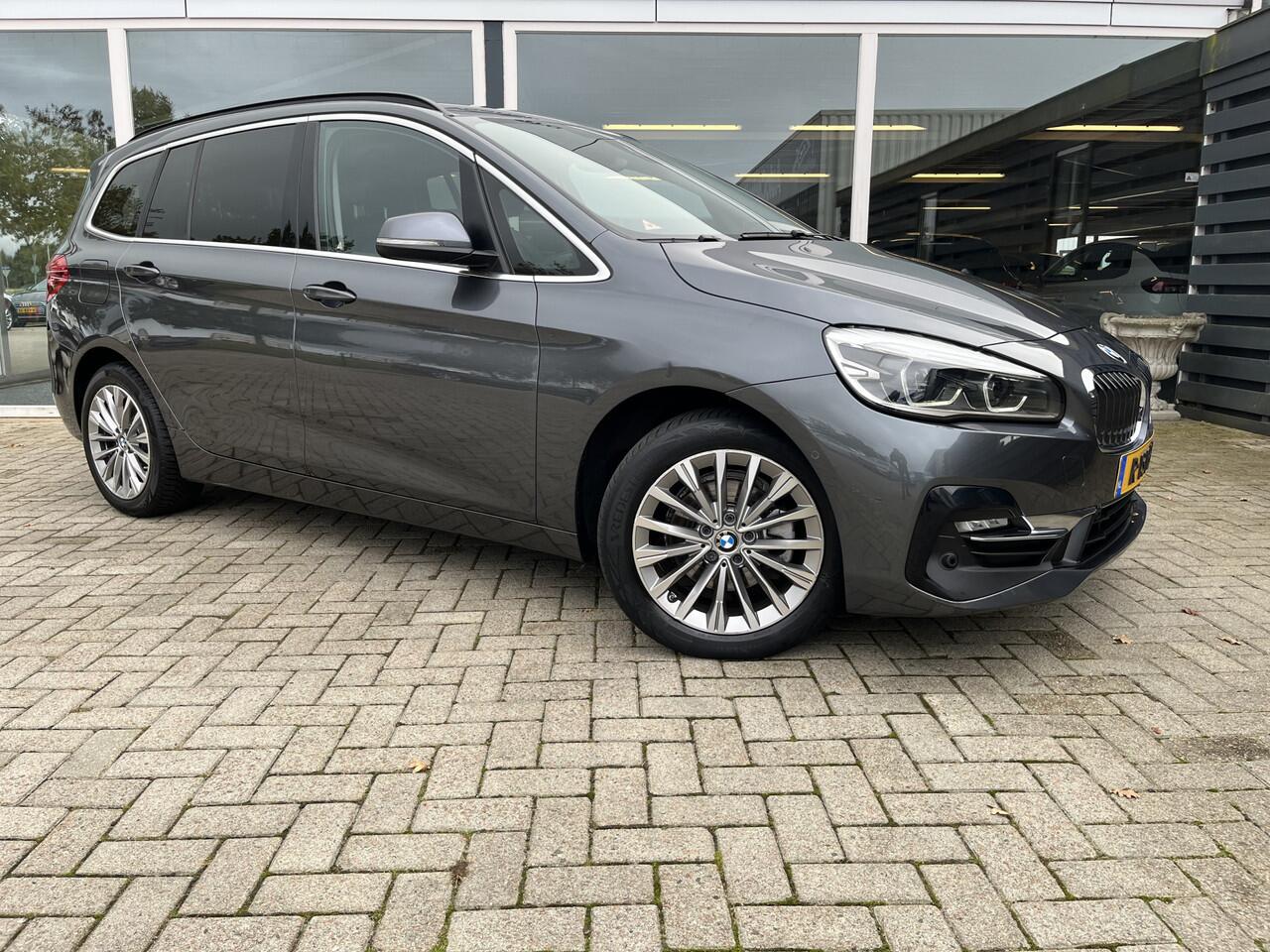 BMW 2-SERIE GRAN TOURER 216i Business Edition Plus 50% deal 9.975,- ACTIE 7 Persoons / Trekhaak / Leder / Camera / Stoelverwarming