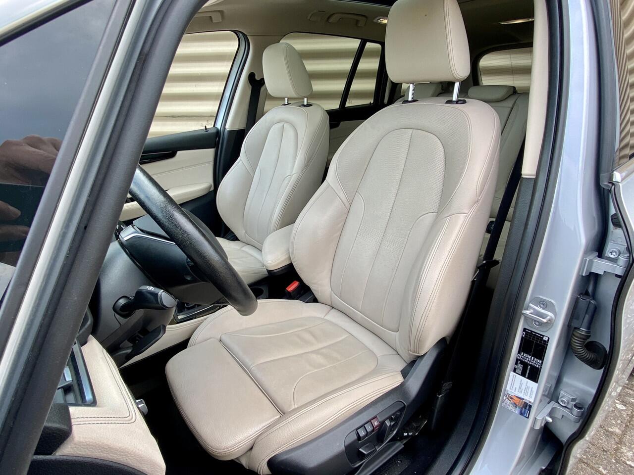 BMW 2-SERIE GRAN TOURER 220i High Executive 7 Pers Aut. [ panodak,leer, Apple carplay,lmv,pdc,hud ]