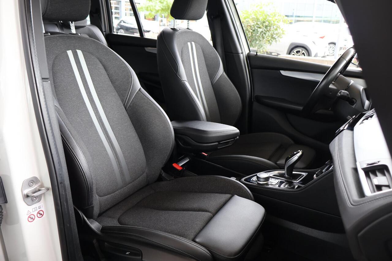 BMW 2-SERIE GRAN TOURER 218i Executive Edition M Sport | Trekhaak | Head-Up Display | LED-koplampen | Navigatie | Parkeersensoren |