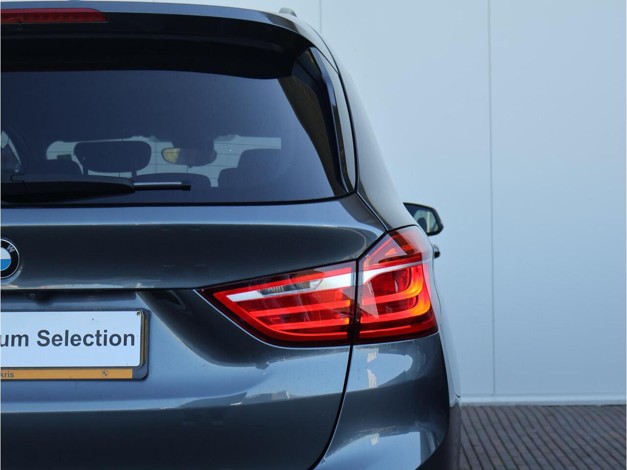 BMW 2-SERIE GRAN TOURER 216i 7p. Business Edition Plus Luxury Line / trekhaak / Achteruitrijcamera / Head Up Display /