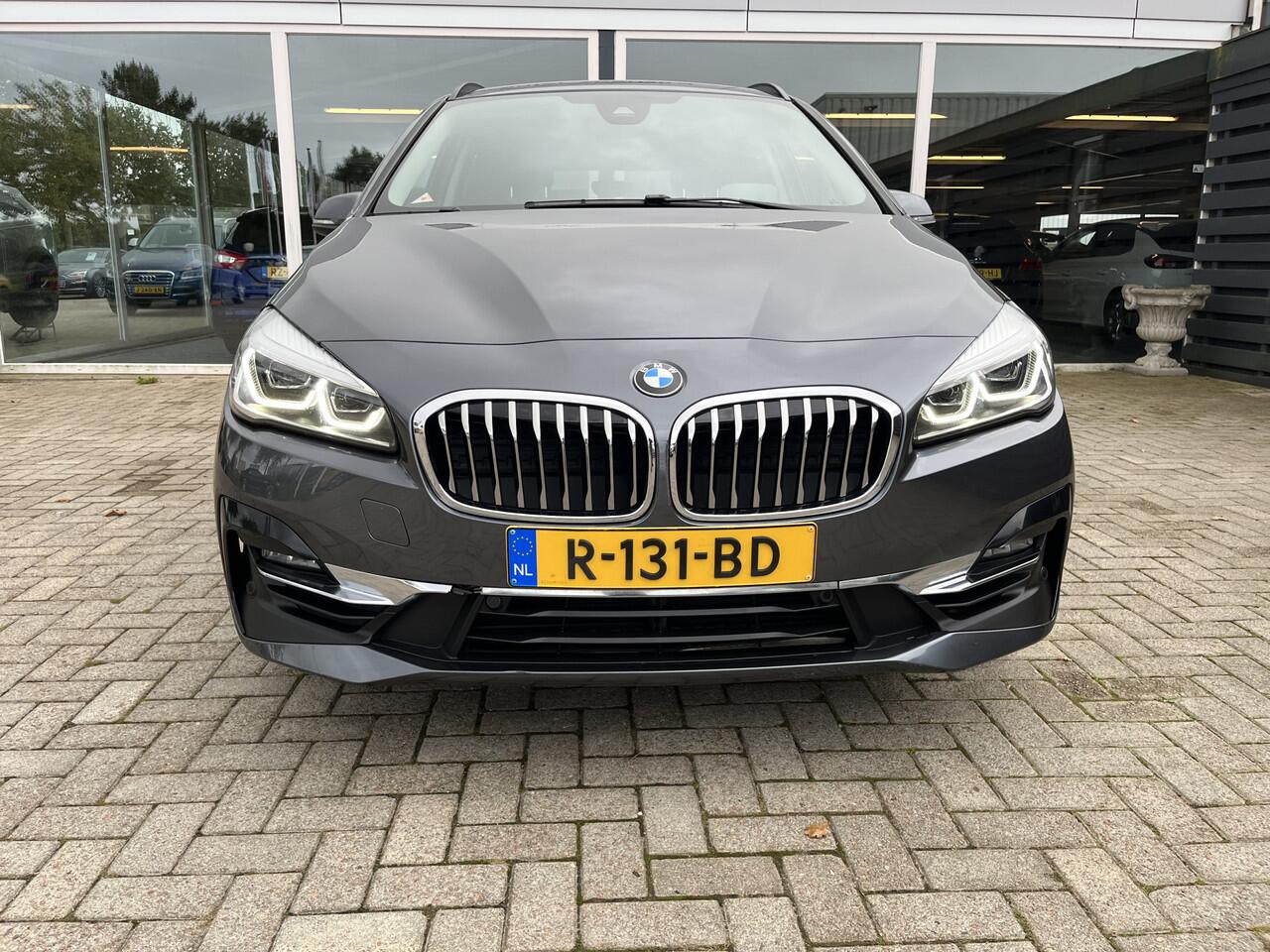 BMW 2-SERIE GRAN TOURER 216i Business Edition Plus 7 Persoons / Trekhaak / Leder / Camera / Stoelverwarming