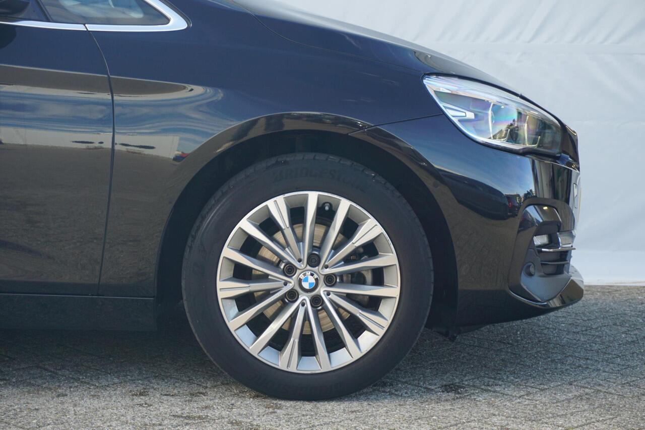 BMW 2-SERIE GRAN TOURER 216i High Executive Luxury Line 17'' / Trekhaak / Derde zitrij / Head-Up Display