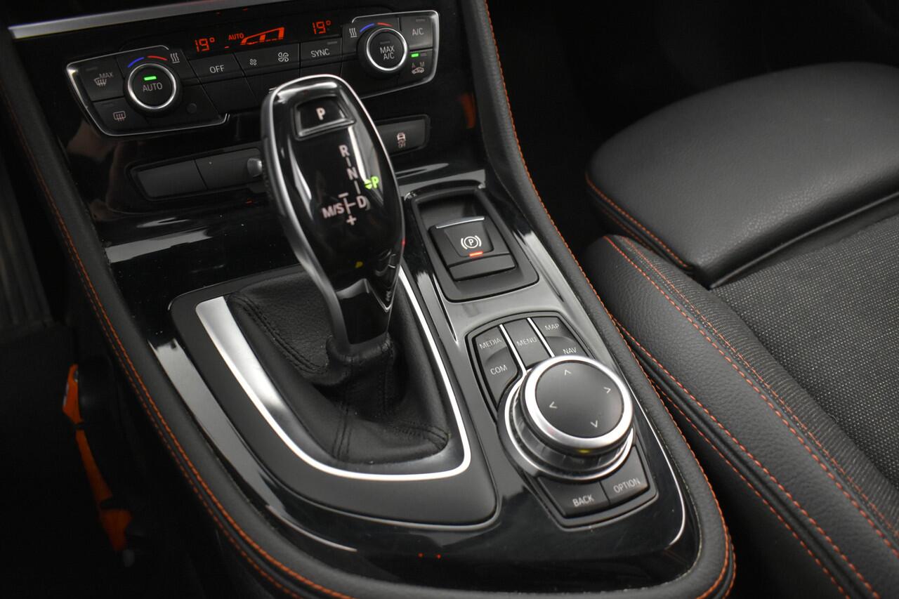 BMW 2-SERIE GRAN TOURER 220 7 pers Trekh 192 PK Executive M-Sport