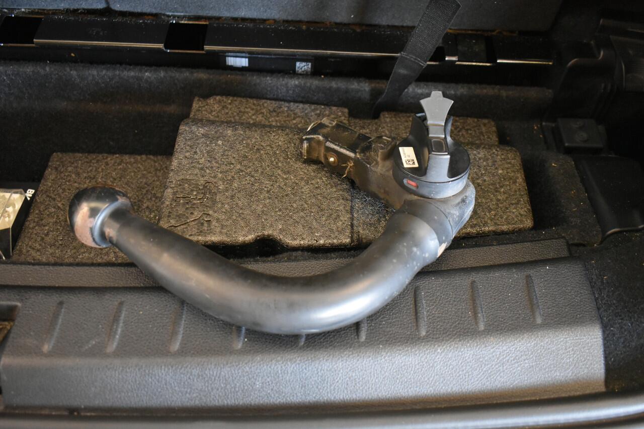 BMW 2-SERIE GRAN TOURER 218i 7pers 136PK High Exec Trekh 1500 KG El aKlep Camera Head-up