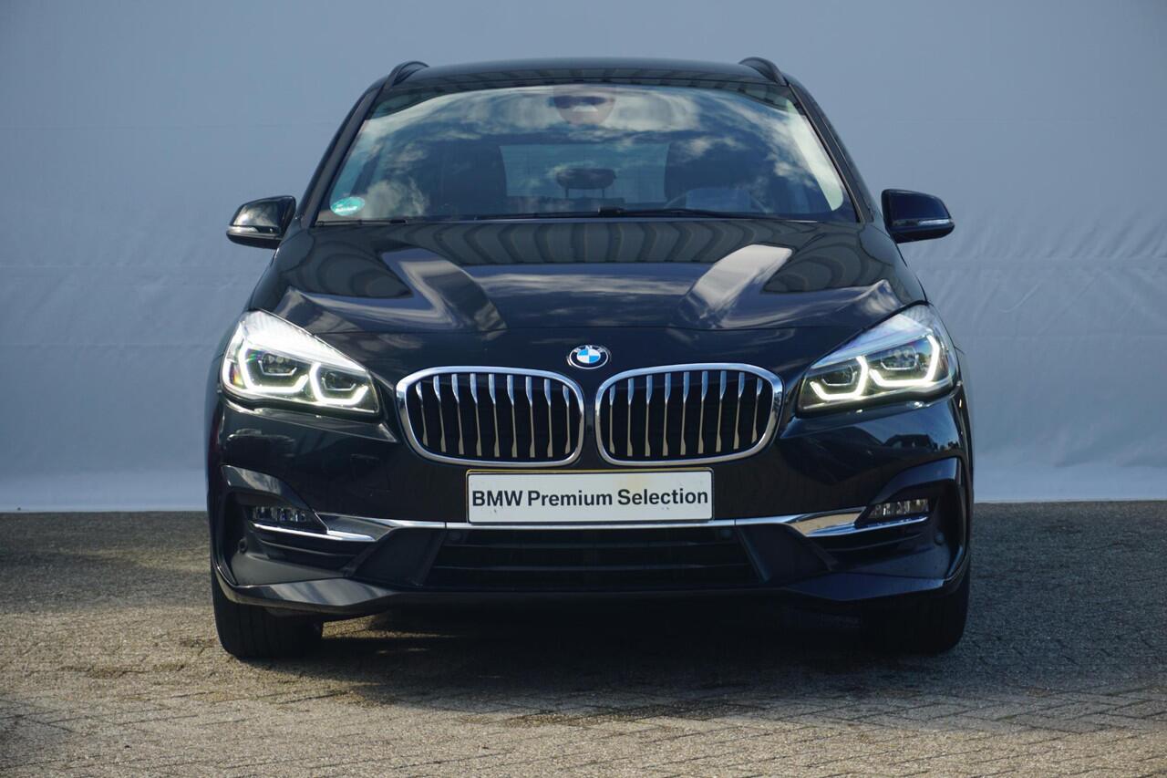 BMW 2-SERIE GRAN TOURER 216i High Executive Luxury Line 17'' / Trekhaak / Derde zitrij / Head-Up Display