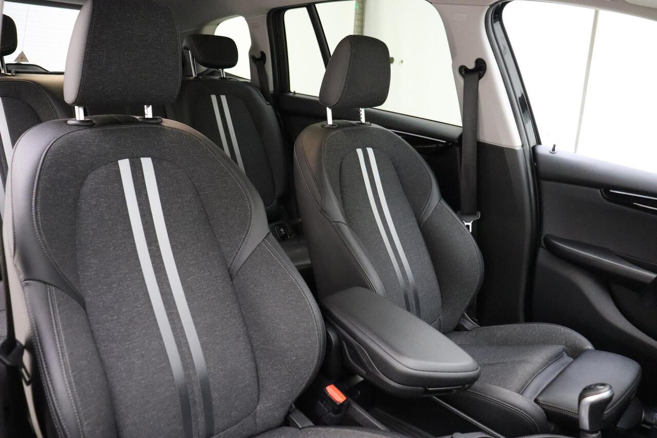 BMW 2-SERIE GRAN TOURER 216i 7p. High Executive | Elektrische Kofferklep | Head-Up Display | Navigatie | Climate Control | Cruise Control | Lichtmetalen velgen | Privacy Glass |