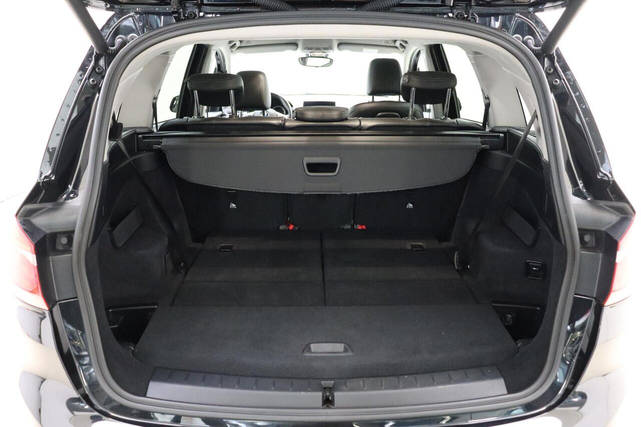 BMW 2-SERIE GRAN TOURER 216i 7p. High Executive | Elektrische Kofferklep | Head-Up Display | Navigatie | Climate Control | Cruise Control | Lichtmetalen velgen | Privacy Glass |