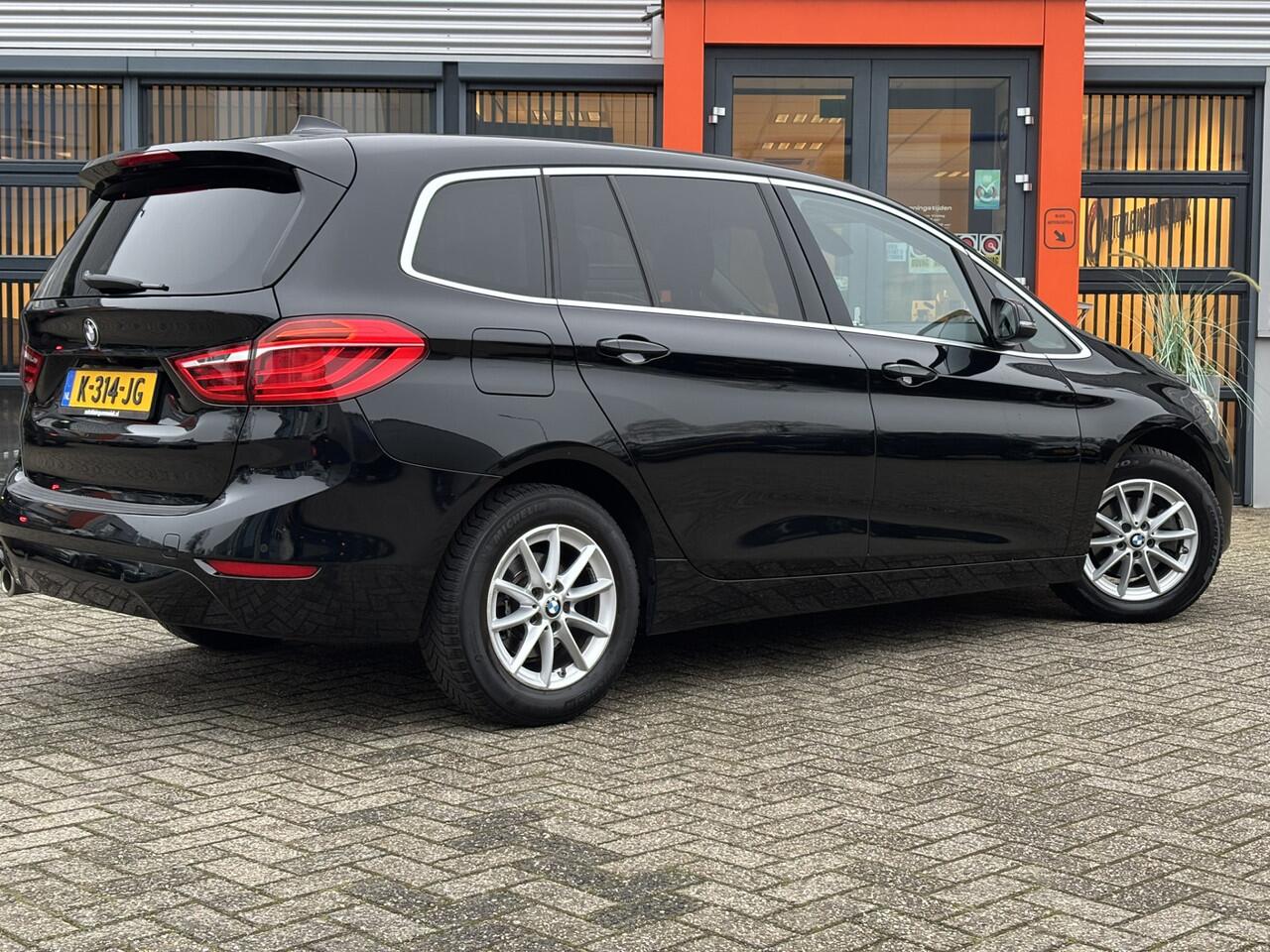 BMW 2-SERIE GRAN TOURER 216i 7p. Executive Edition / Head Up Display / NL Auto / Camera /
