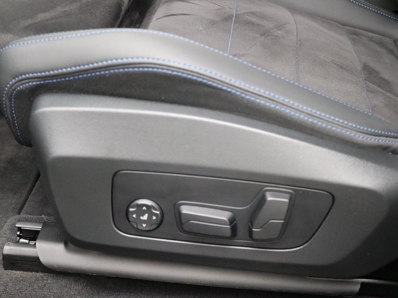 BMW 2-SERIE Active Tourer 230e xDrive M Sportpakket | Harman Kardon | Head-Up Display | Driving Assist Plus | Innovation Pack | 17"