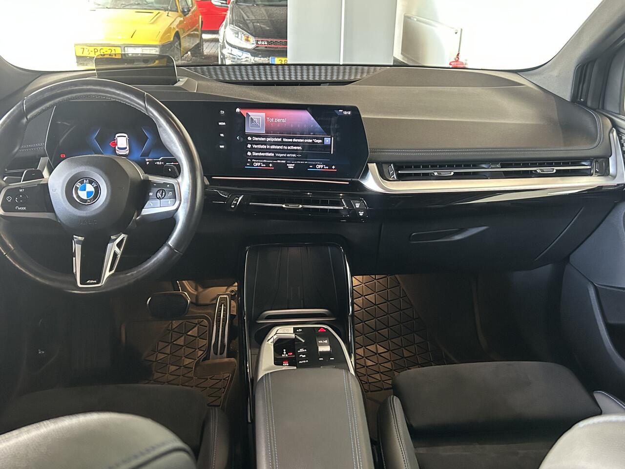 BMW 2-SERIE Active Tourer 220i M-Sport / Pano / H&K / Stoelverwarming / HUD