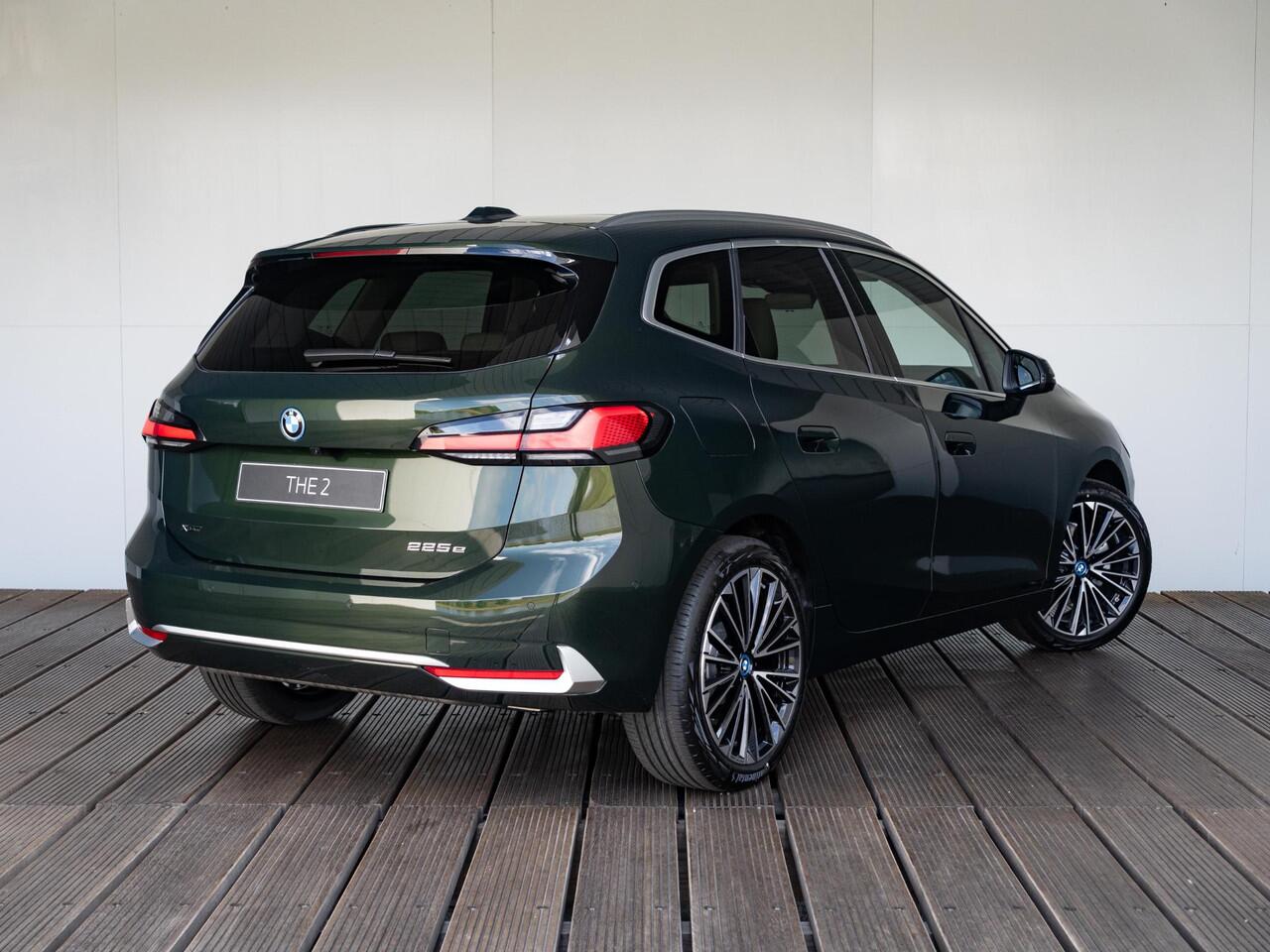 BMW 2-SERIE Active Tourer 225e xDrive | Luxury Line | Innovation Pack | Comfort Pack | Travel Pack