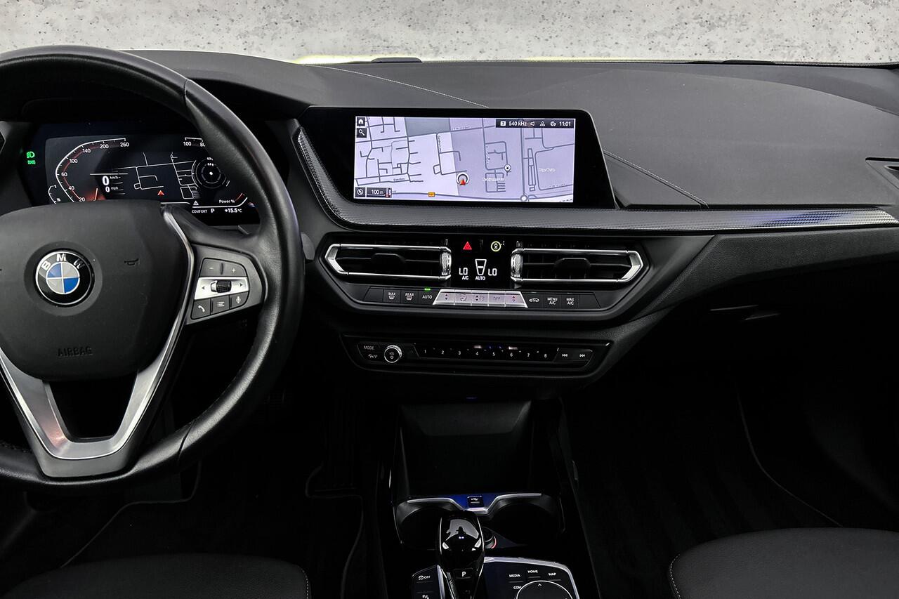 BMW 2-SERIE Gran Coupé 218i Business Edition | Camera | LED koplampen | Digitaal display | Sportstoelen