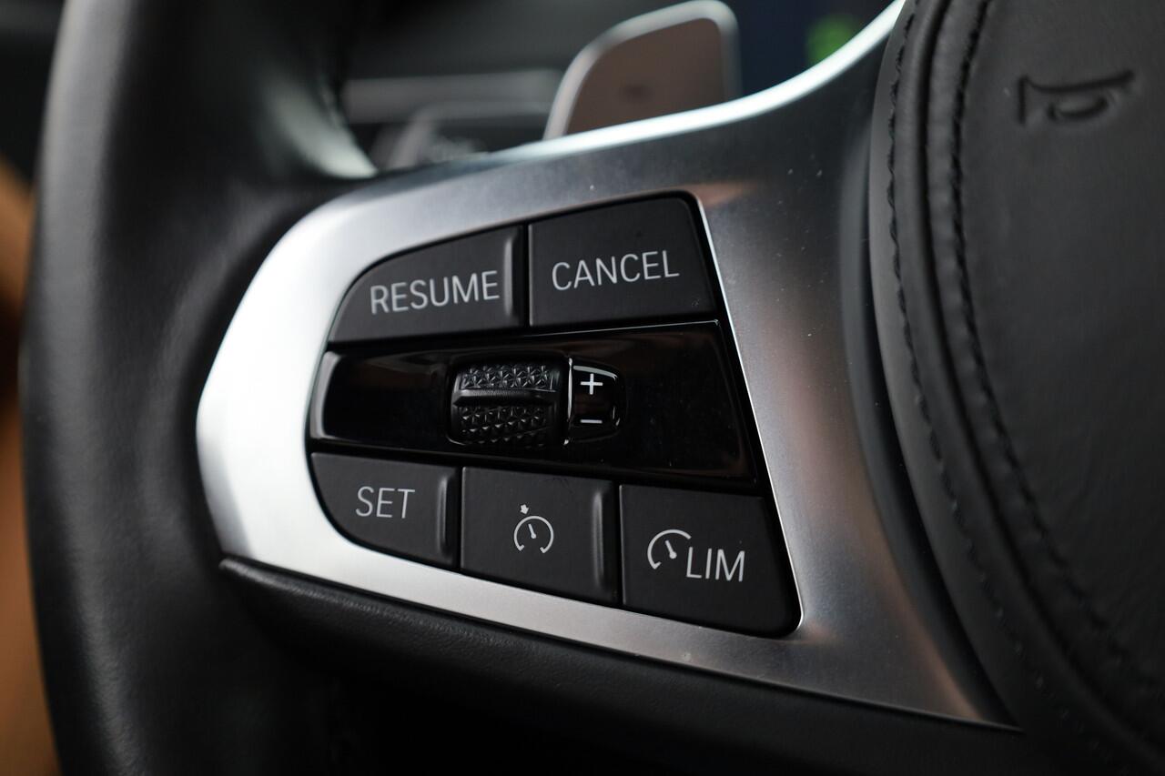 BMW 2-SERIE Coupé M240i xDrive 375pk | HUD | Camera | Stoel- Stuurverw. | H&K | Navi | Elek. Stoelen