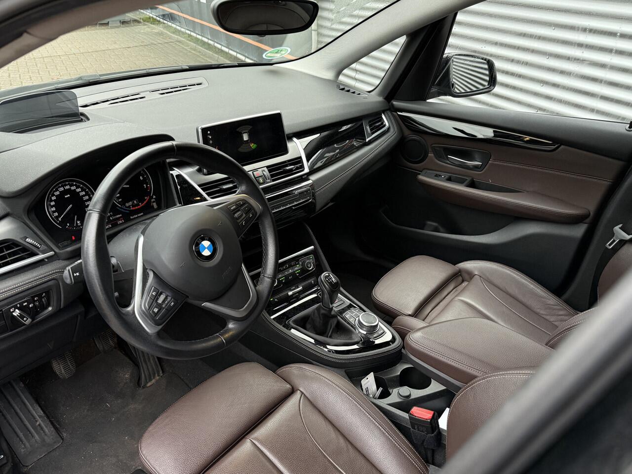 BMW 2-SERIE Active Tourer 218i High Executive Edition!! | Stoelverwarming | PDC V+A | Navigatie | Cruise | Trekhaak | Ndl Auto | RIJKLAARPRIJS INCL 12 MAANDEN GARANTIE EN BEURT